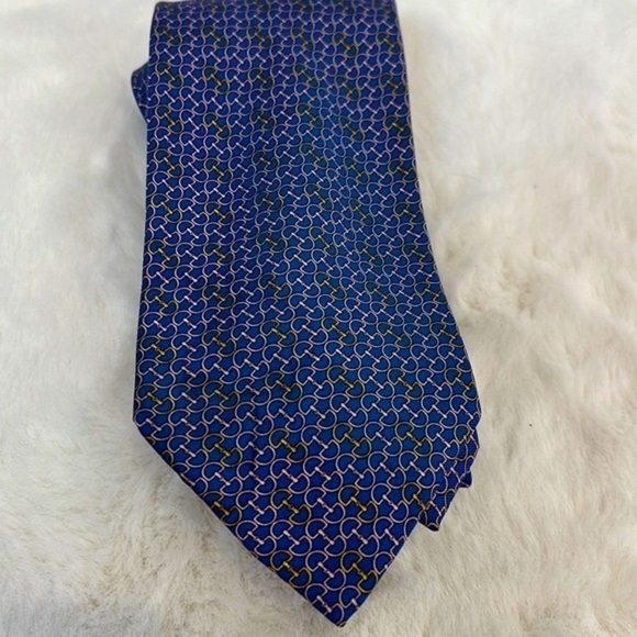 Burberry silk tie blue with pink and gold D ring design